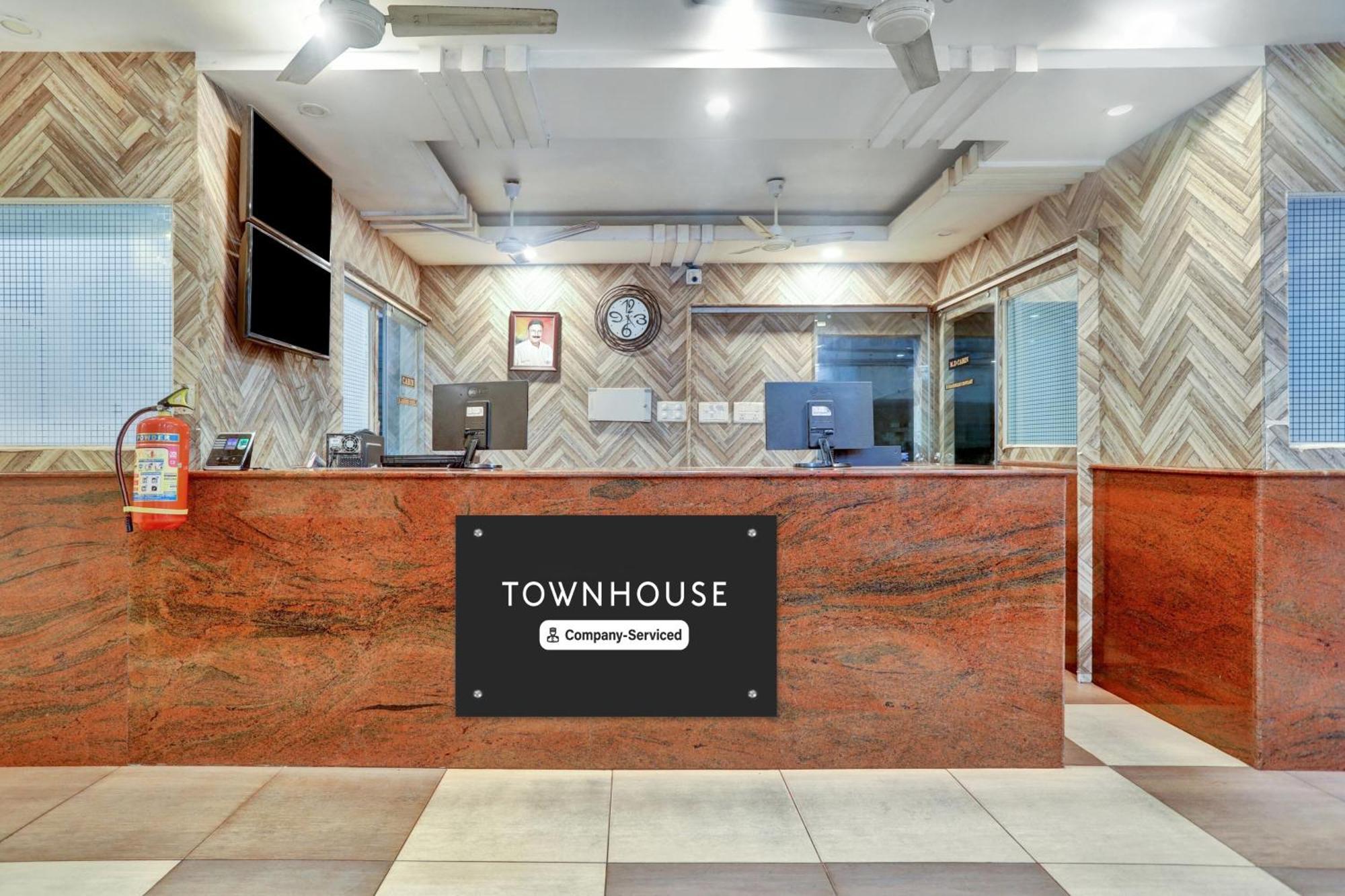 Hotel Townhouse Eluru Exterior foto